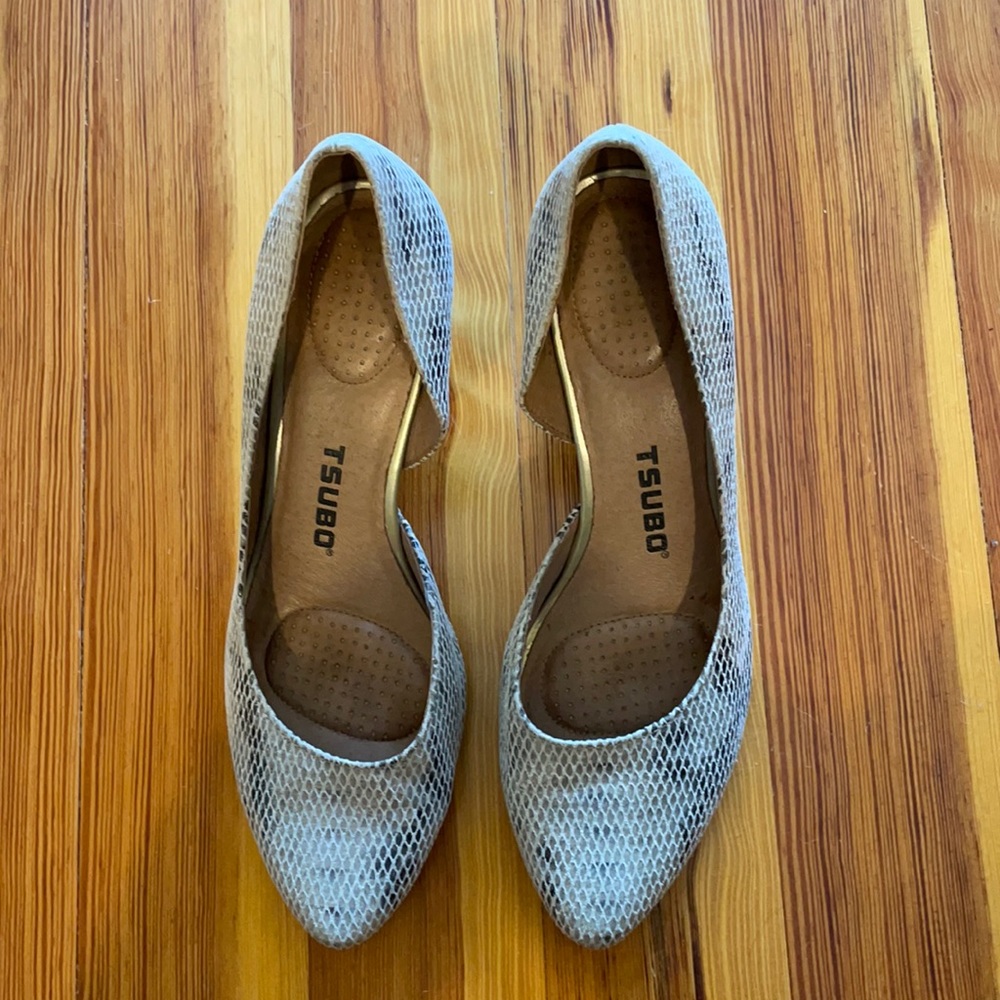 TSUBO Women’s Fifee Snake D Orsay Pump Size 8